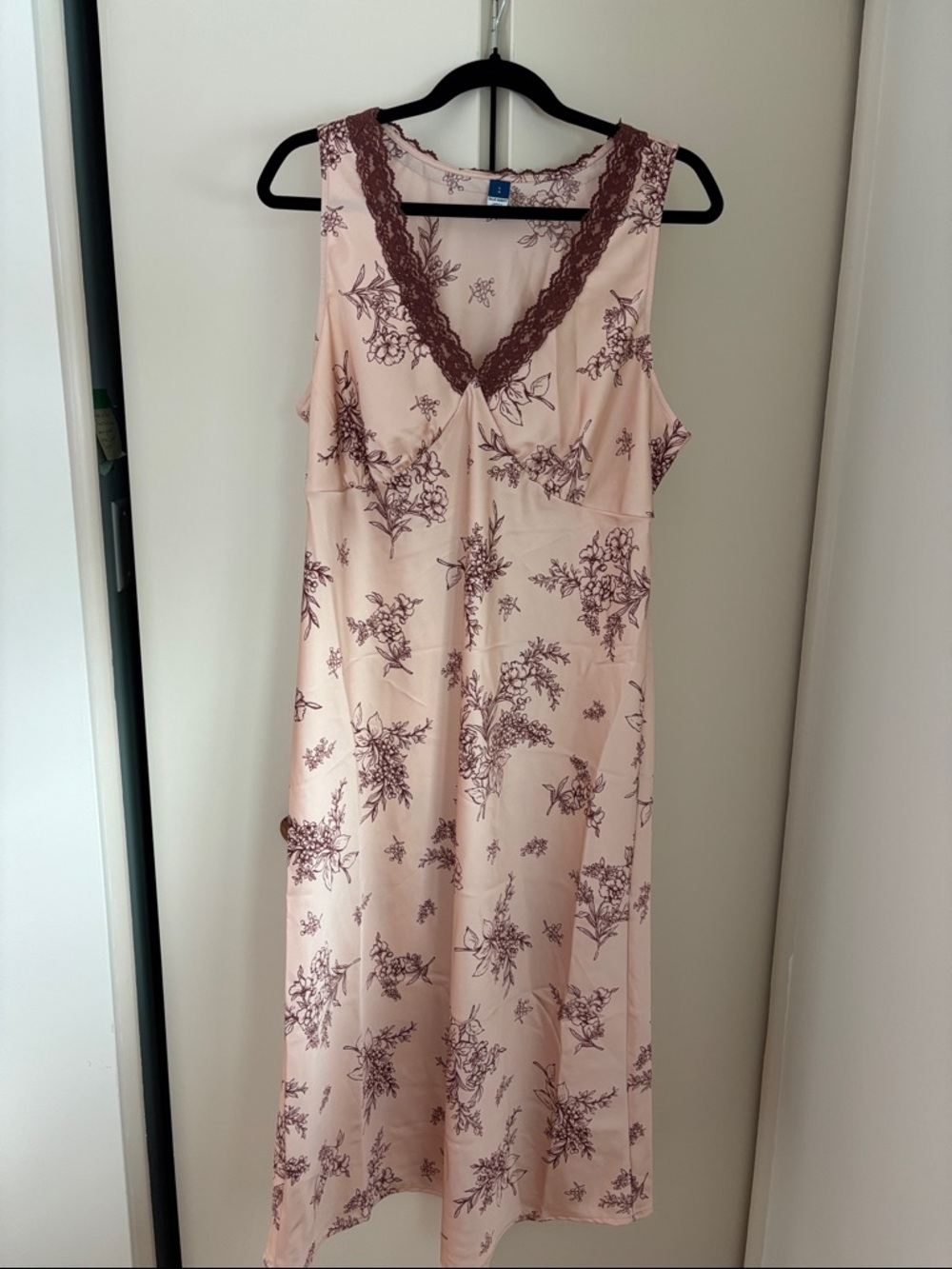 Sleeveless Lace-Trim Floral dress - Dusty Pink with maroon floral print